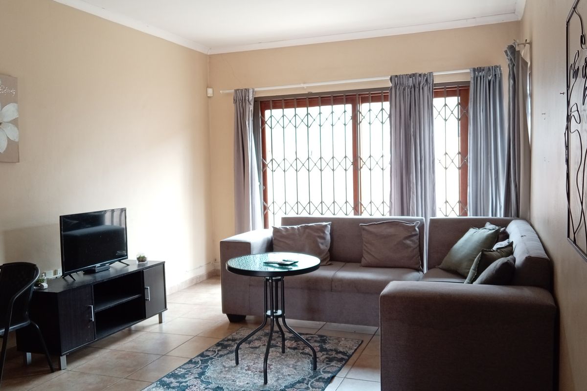 Beautiful 2 Bedroom Townhouse where Modern Comfort Meets Investment Opportunity - Photo 5