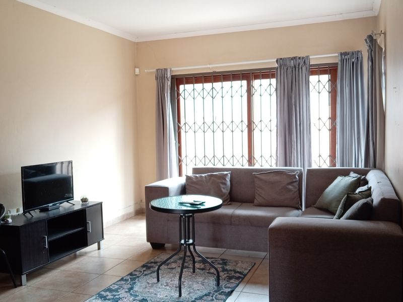 Beautiful 2 Bedroom Townhouse where Modern Comfort Meets Investment Opportunity - Photo 5