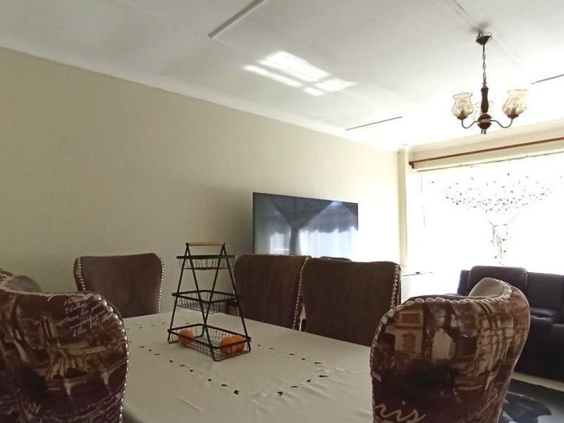 Modern 2bedroom apartment in Florida, Roodepoort  perfect for first-time buyers or investors! - Photo 5