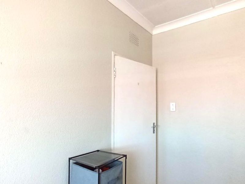 Modern 2bedroom apartment in Florida, Roodepoort  perfect for first-time buyers or investors! - Photo 8