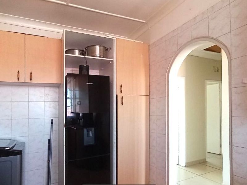 Modern 2bedroom apartment in Florida, Roodepoort  perfect for first-time buyers or investors! - Photo 3