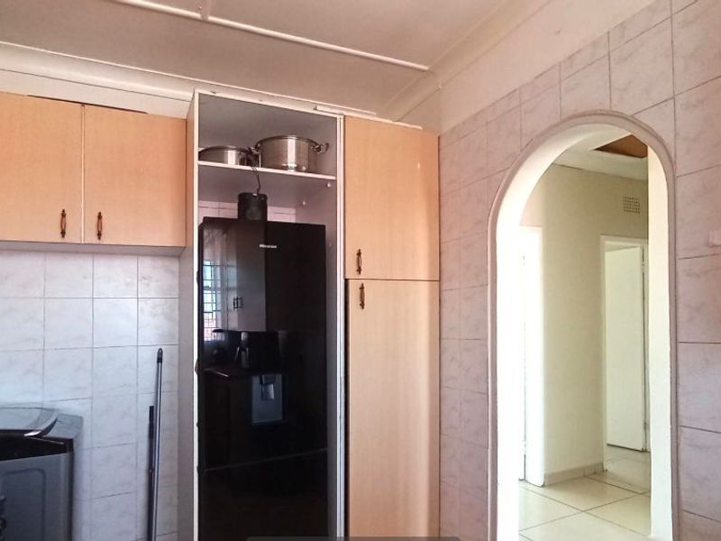 Modern 2bedroom apartment in Florida, Roodepoort  perfect for first-time buyers or investors! - Photo 2