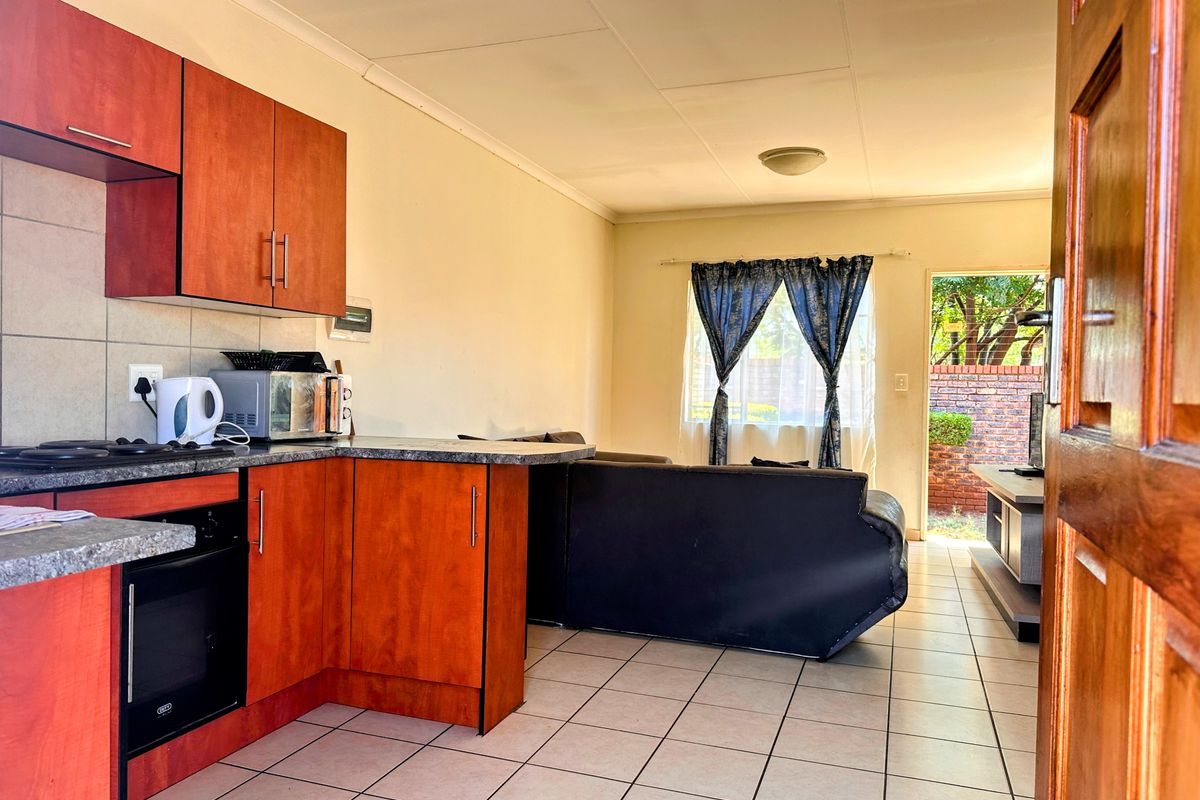 A 2-Bedroom Gem in The Orchards – Affordable, Secure & Perfectly Located! - Photo 4