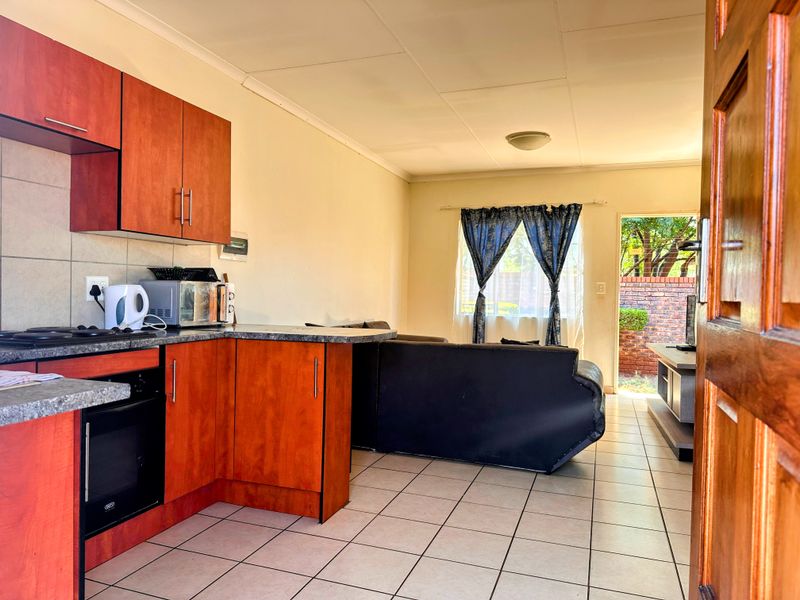 A 2-Bedroom Gem in The Orchards – Affordable, Secure & Perfectly Located! - Photo 4
