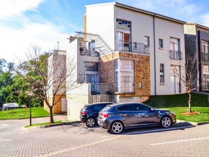 Charming Loft Apartment in the Heart of Houghton Village – Perfect for City Living! - Photo 2