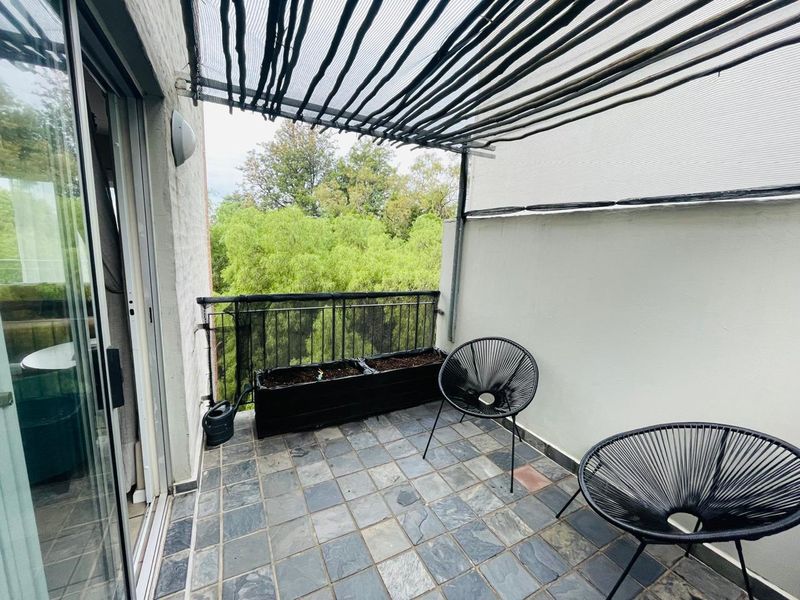 Charming Loft Apartment in the Heart of Houghton Village – Perfect for City Living! - Photo 5