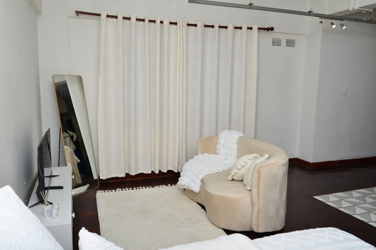 Bachelor Apartment For Sale In Maboneng - Photo 2