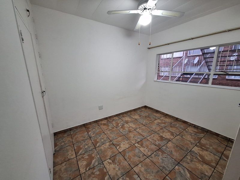 Don't miss out on this opportunity to call this lovely 2 Bed, 1 Bath property your new HOME! - Photo 8