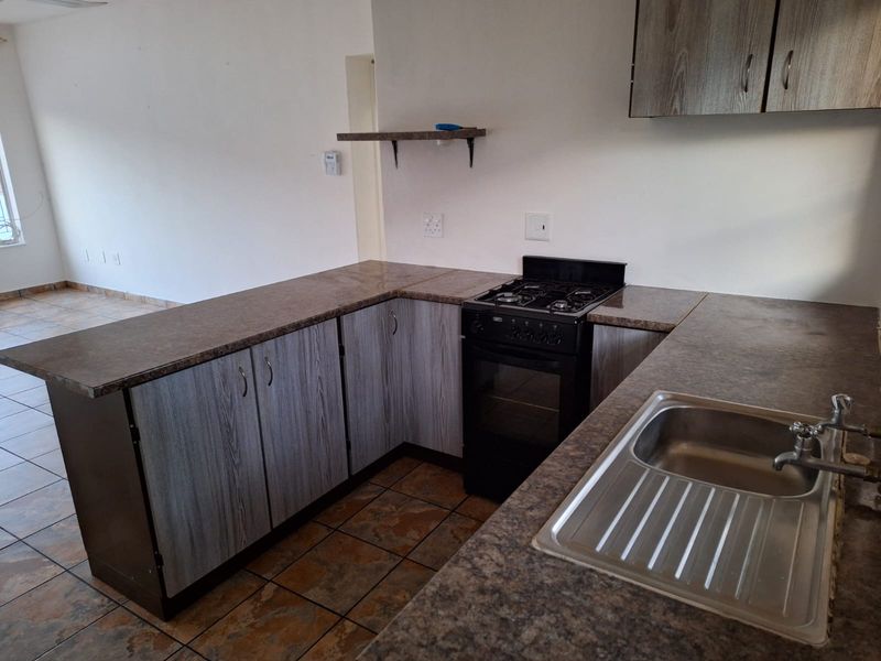 Don't miss out on this opportunity to call this lovely 2 Bed, 1 Bath property your new HOME! - Photo 4