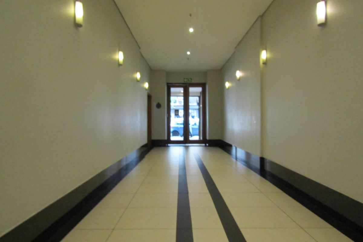 Apartment For Sale In Johannesburg - Photo 5