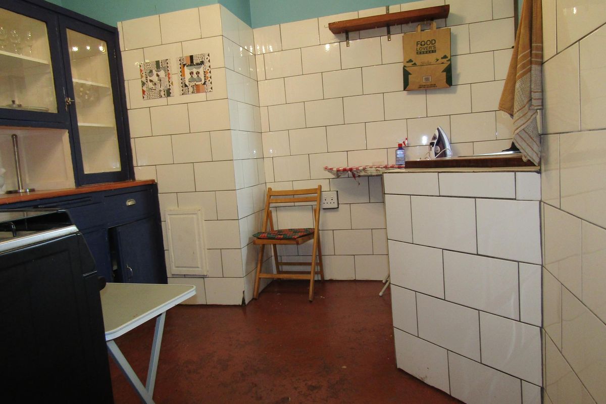 Apartment For Sale In Johannesburg - Photo 2