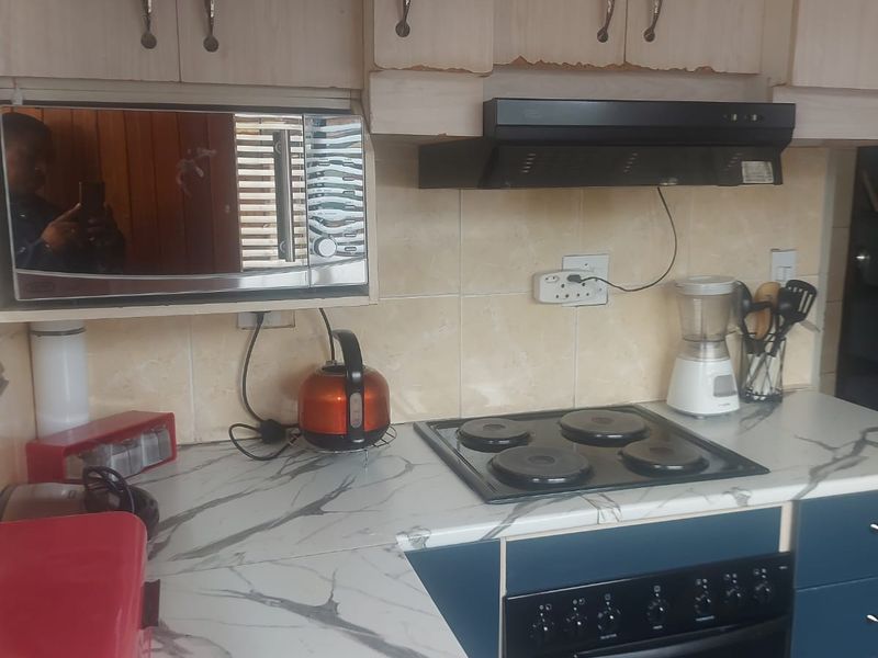 Two bedroom house in ext 3 Protea Glen - Photo 9
