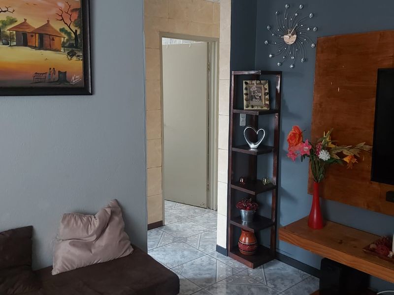 Two bedroom house in ext 3 Protea Glen - Photo 8