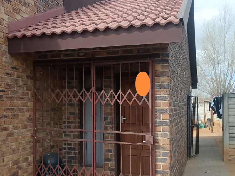 Simplex For Sale In Centurion - Photo 2