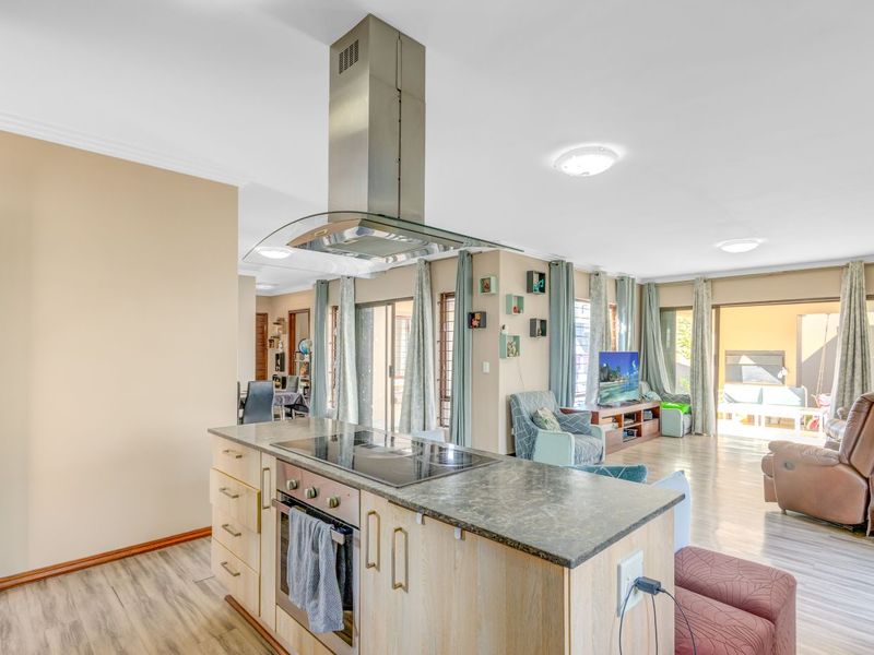 5 Bedroom House - Sunninghill - Photo 5