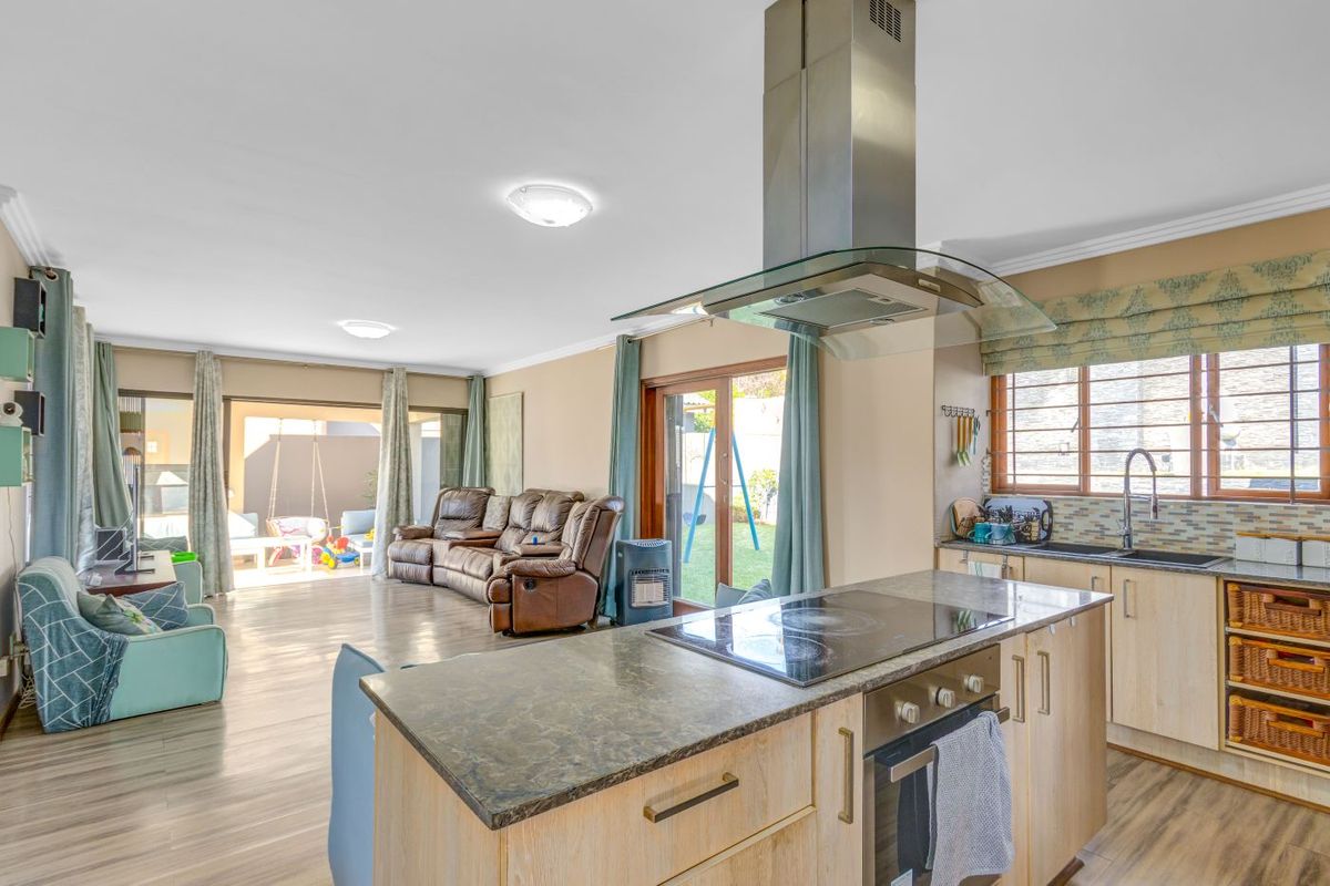 5 Bedroom House - Sunninghill - Photo 4