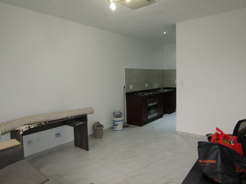 Apartment For Sale In Johannesburg - Photo 10