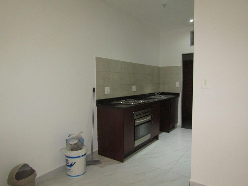 Apartment For Sale In Johannesburg - Photo 9