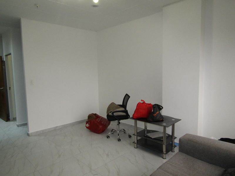 Apartment For Sale In Johannesburg - Photo 8
