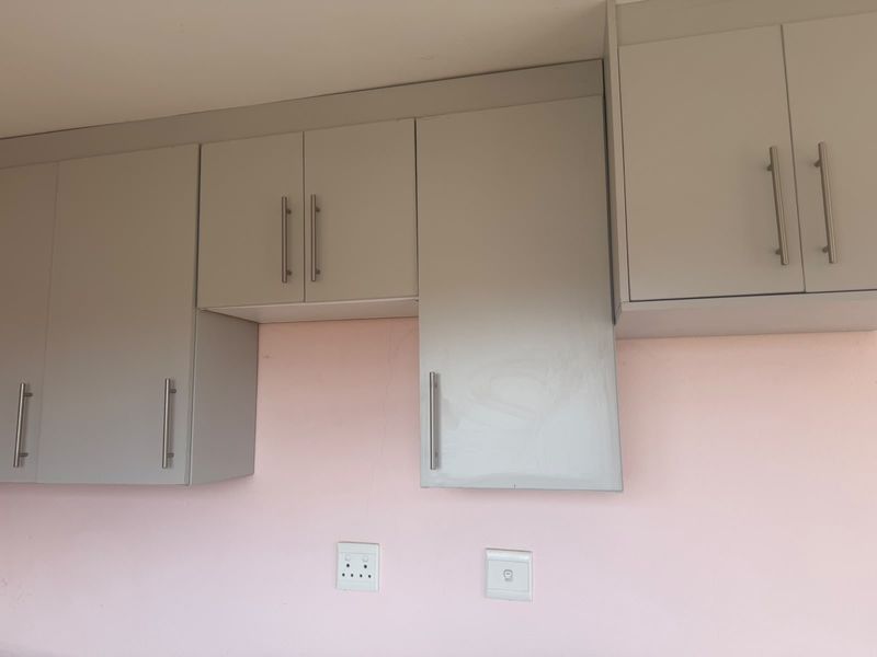 Neat and Tidy 2 bedroom, 1 bathroom home - Photo 8