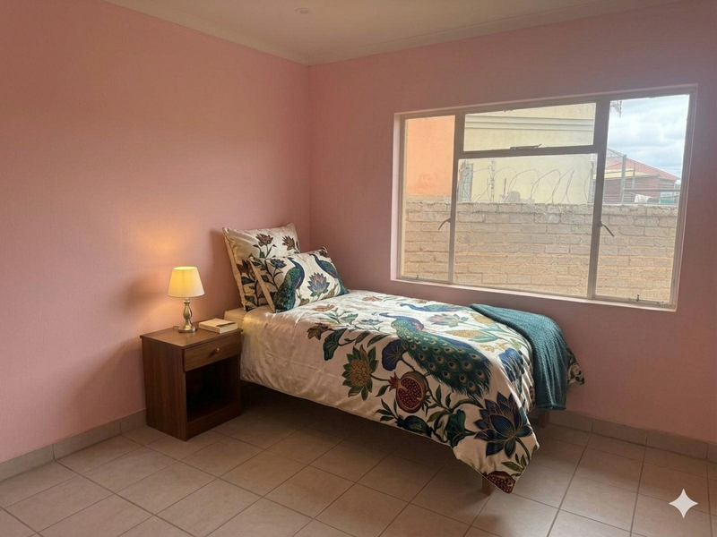 Neat and Tidy 2 bedroom, 1 bathroom home - Photo 4
