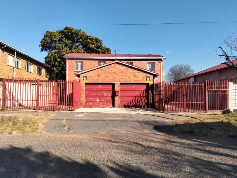 TWO SEMIS PROPERTY FOR SALE - Photo 1
