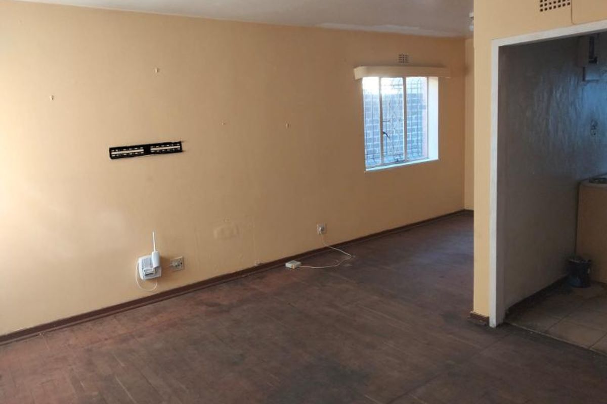 TWO SEMIS PROPERTY FOR SALE - Photo 4