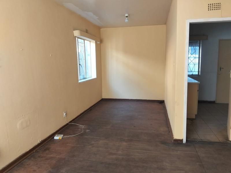 TWO SEMIS PROPERTY FOR SALE - Photo 3