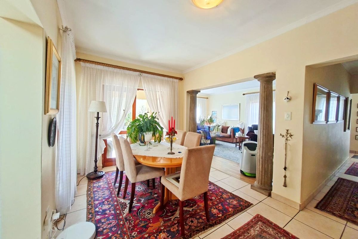 Immaculate 3-Bedroom Cluster | Home Office | Double Garage | Private Garden - Photo 5