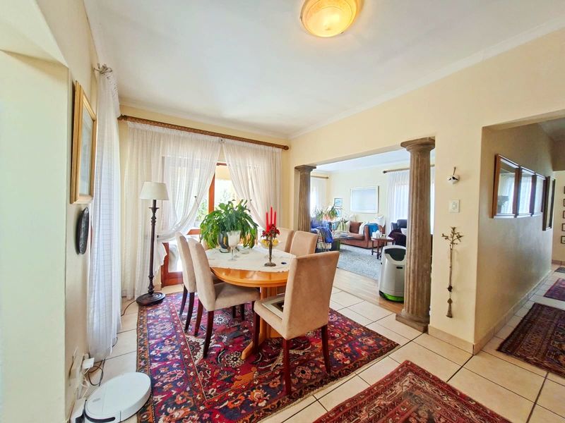 Immaculate 3-Bedroom Cluster | Home Office | Double Garage | Private Garden - Photo 5
