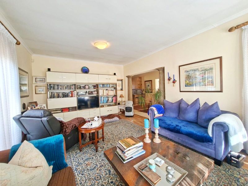 Immaculate 3-Bedroom Cluster | Home Office | Double Garage | Private Garden - Photo 8