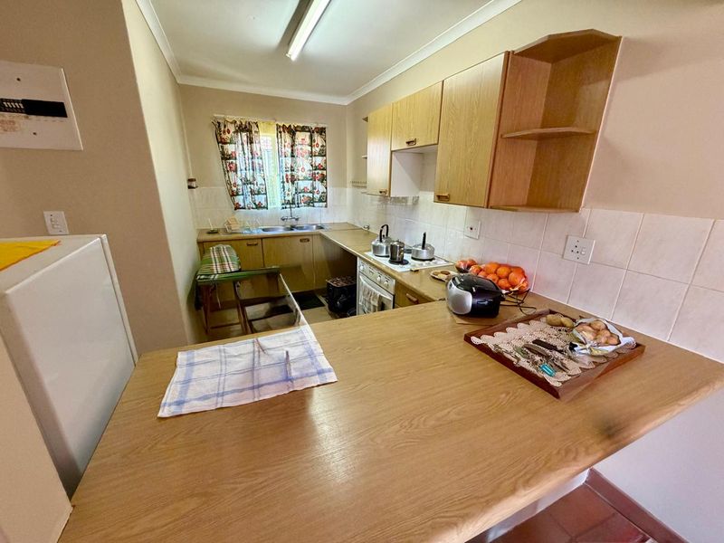 Secure 2-Bedroom Townhouse with communal pool in sought after Eldoraigne - Photo 3