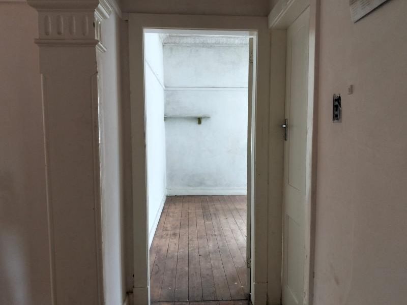 THREE BEDROOMS HOUSE WITH A GREAT POTENTIAL FOR SALE IN TOWNSVIEW - Photo 9