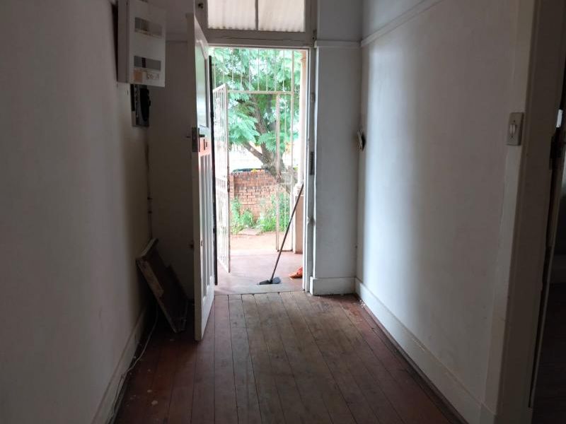 THREE BEDROOMS HOUSE WITH A GREAT POTENTIAL FOR SALE IN TOWNSVIEW - Photo 5
