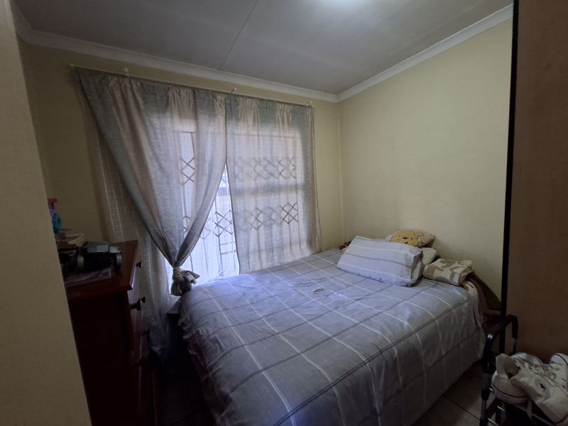 5 Bedroom House For Sale in Olievenhoutbosch ext 36 - Photo 8
