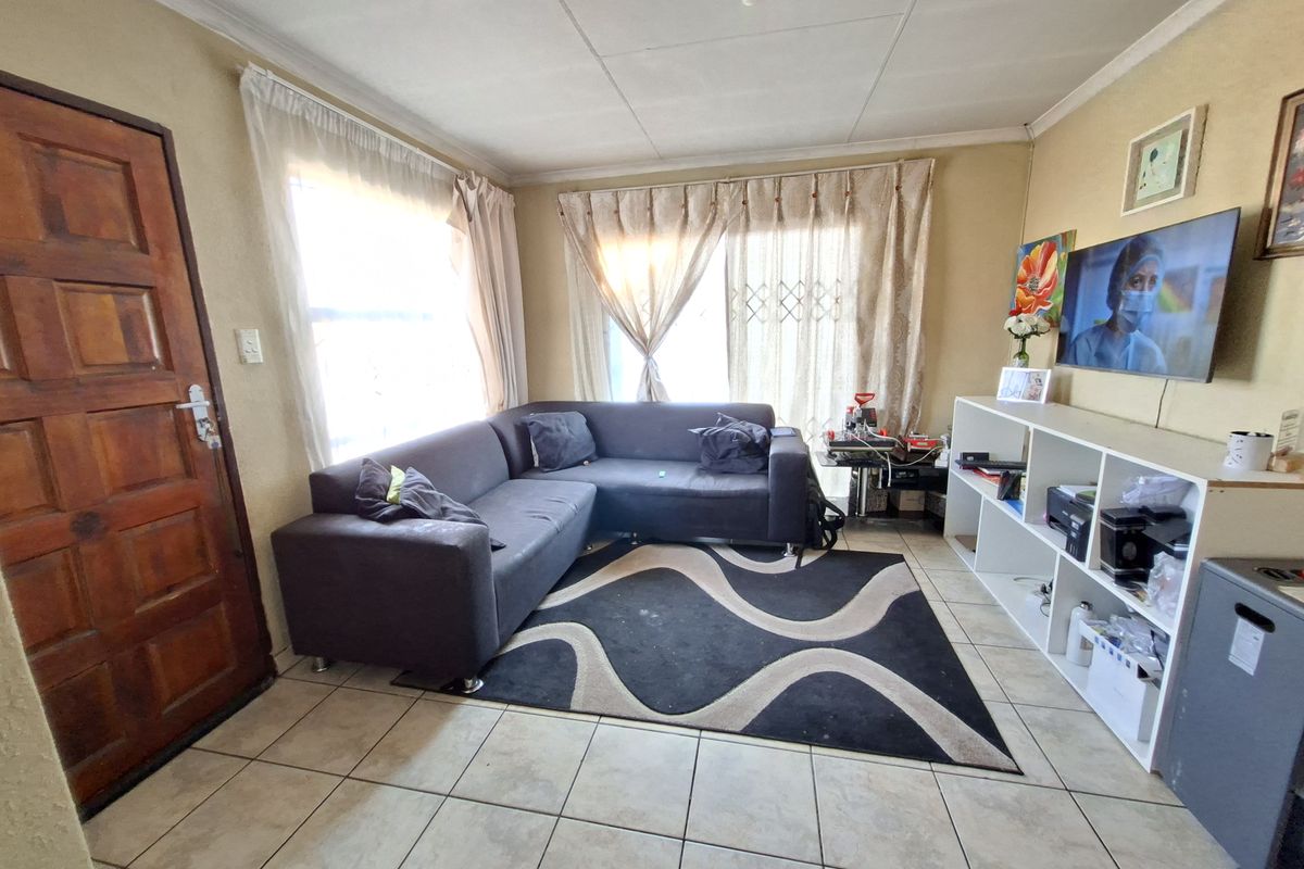 5 Bedroom House For Sale in Olievenhoutbosch ext 36 - Photo 5