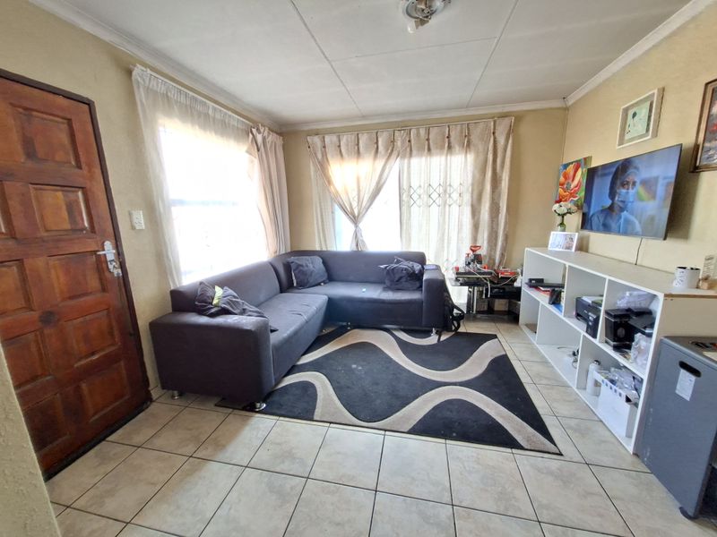 5 Bedroom House For Sale in Olievenhoutbosch ext 36 - Photo 5