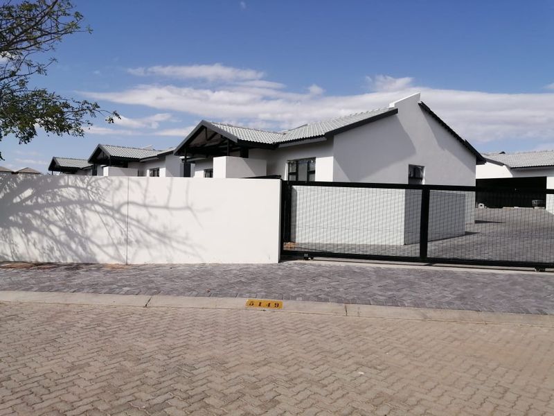 3 bedrooms townhouse - Photo 1