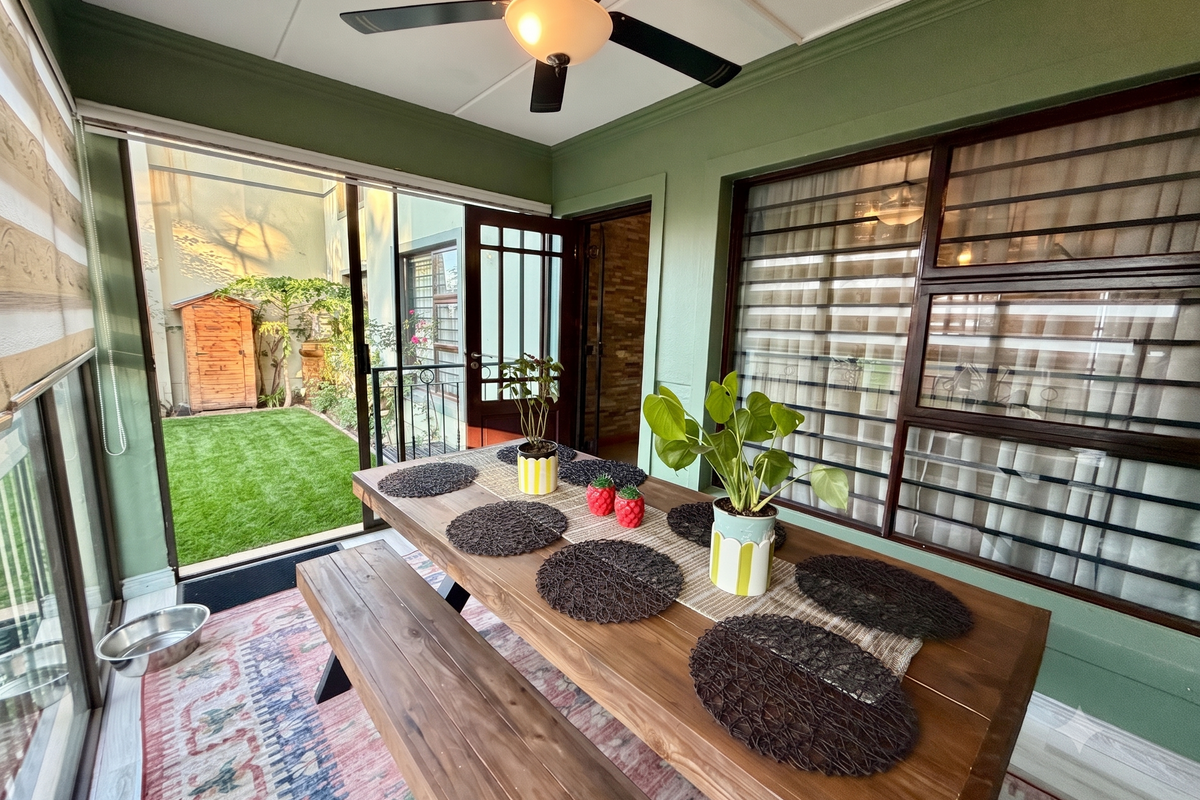 Stunning 3-bedroom townhouse for sale in Barbeque Downs, Midrand modern living at its finest! - Photo 5