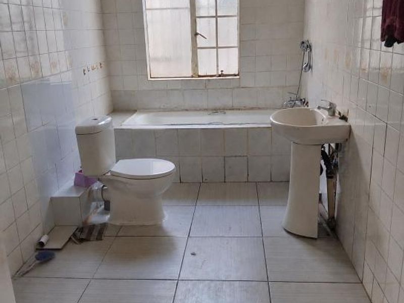THREE BEDROOM HOUSE FOR SALE - Photo 5