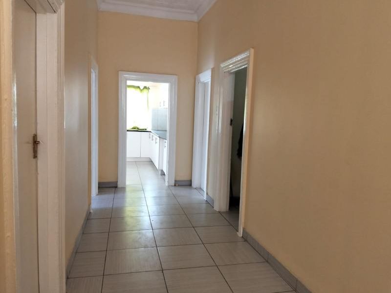 THREE BEDROOM HOUSE FOR SALE - Photo 3