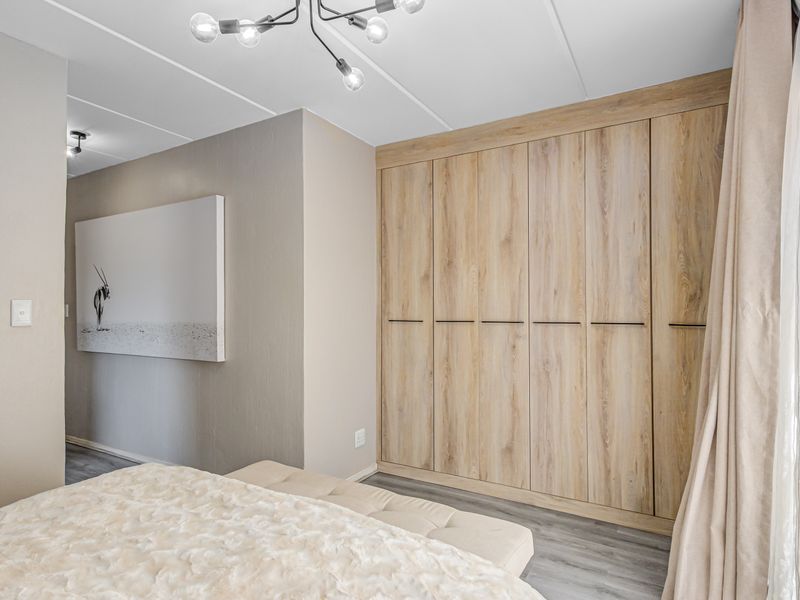 Majestic 3 Bedroom Freehold house in a Quiet Estate situated in Noordhang - Photo 9