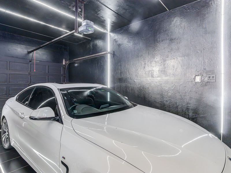 Majestic 3 Bedroom Freehold house in a Quiet Estate situated in Noordhang - Photo 4