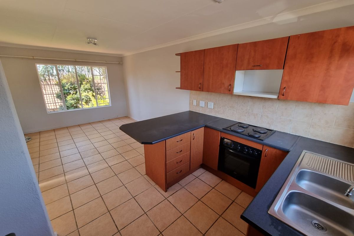 Perfect lock up and go!! - Photo 3