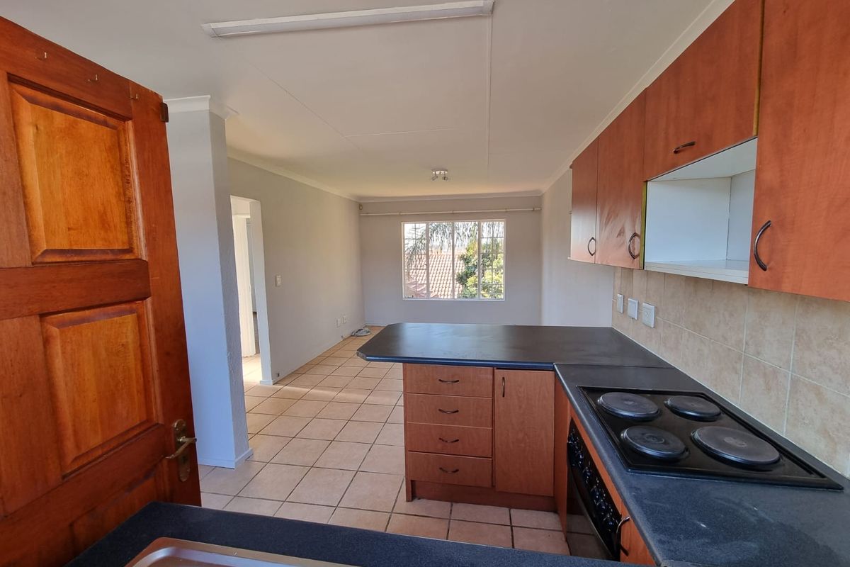 Perfect lock up and go!! - Photo 2