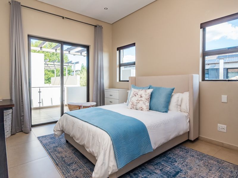 This Immaculate 5-bedroom home in the EXCLUSIVE Islands Estate is GOING ON AUCTION! - Photo 5