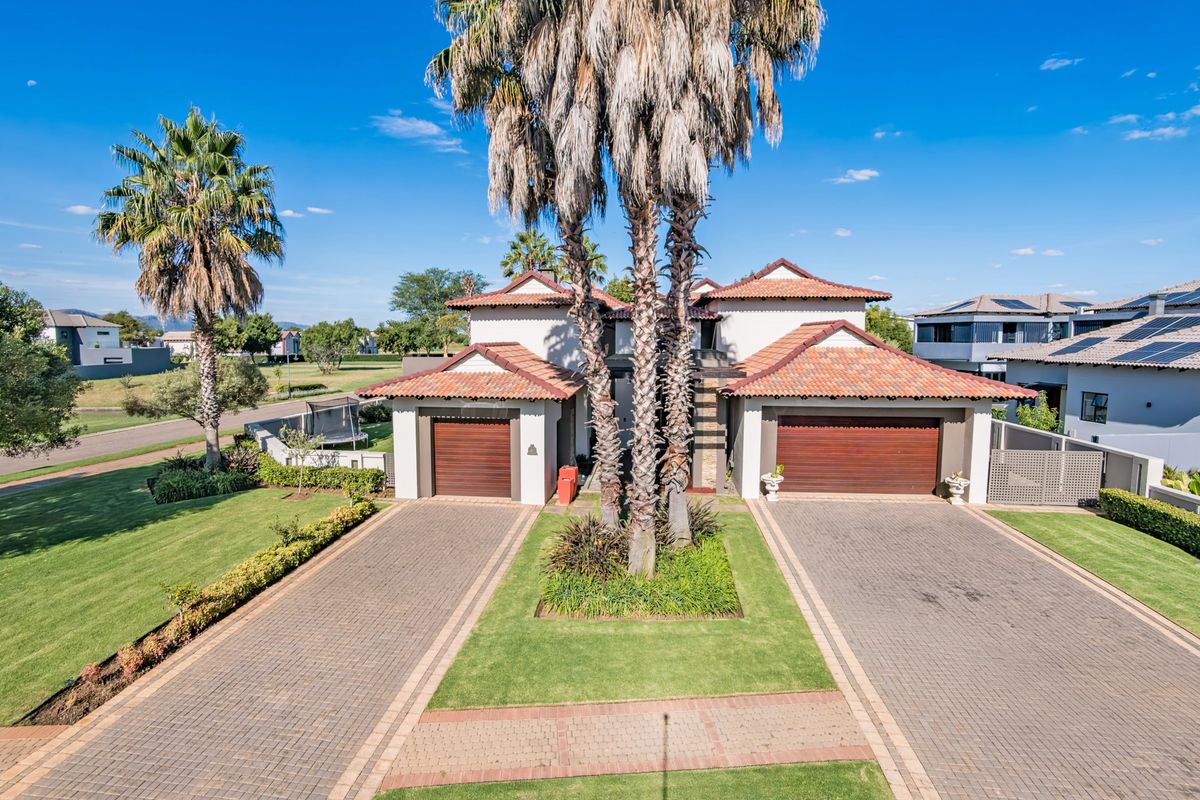 This Immaculate 5-bedroom home in the EXCLUSIVE Islands Estate is GOING ON AUCTION! - Photo 2