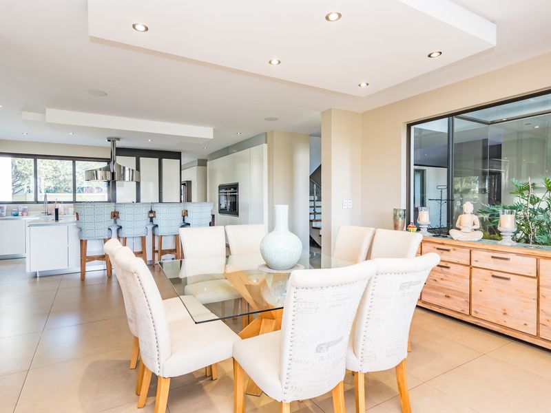 This Immaculate 5-bedroom home in the EXCLUSIVE Islands Estate is GOING ON AUCTION! - Photo 9