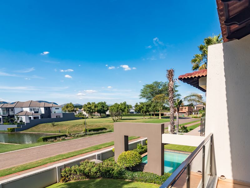 This Immaculate 5-bedroom home in the EXCLUSIVE Islands Estate is GOING ON AUCTION! - Photo 3