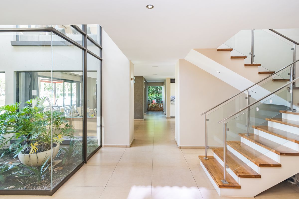 This Immaculate 5-bedroom home in the EXCLUSIVE Islands Estate is GOING ON AUCTION! - Photo 4